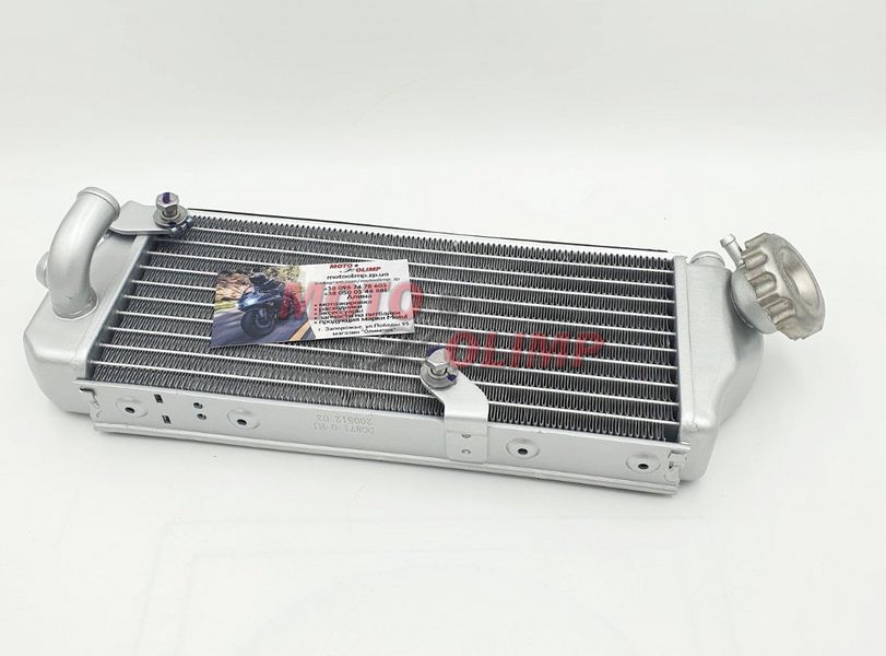 Радіатор охолодження правий KOVI NC250-4T PRO/ GEON DAKAR 250-4V на мотоцикл 7057 фото