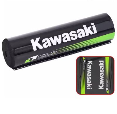 Подушка Kawasaki 20х5см на кермо кросового мотоцикла, чорна 4108 фото